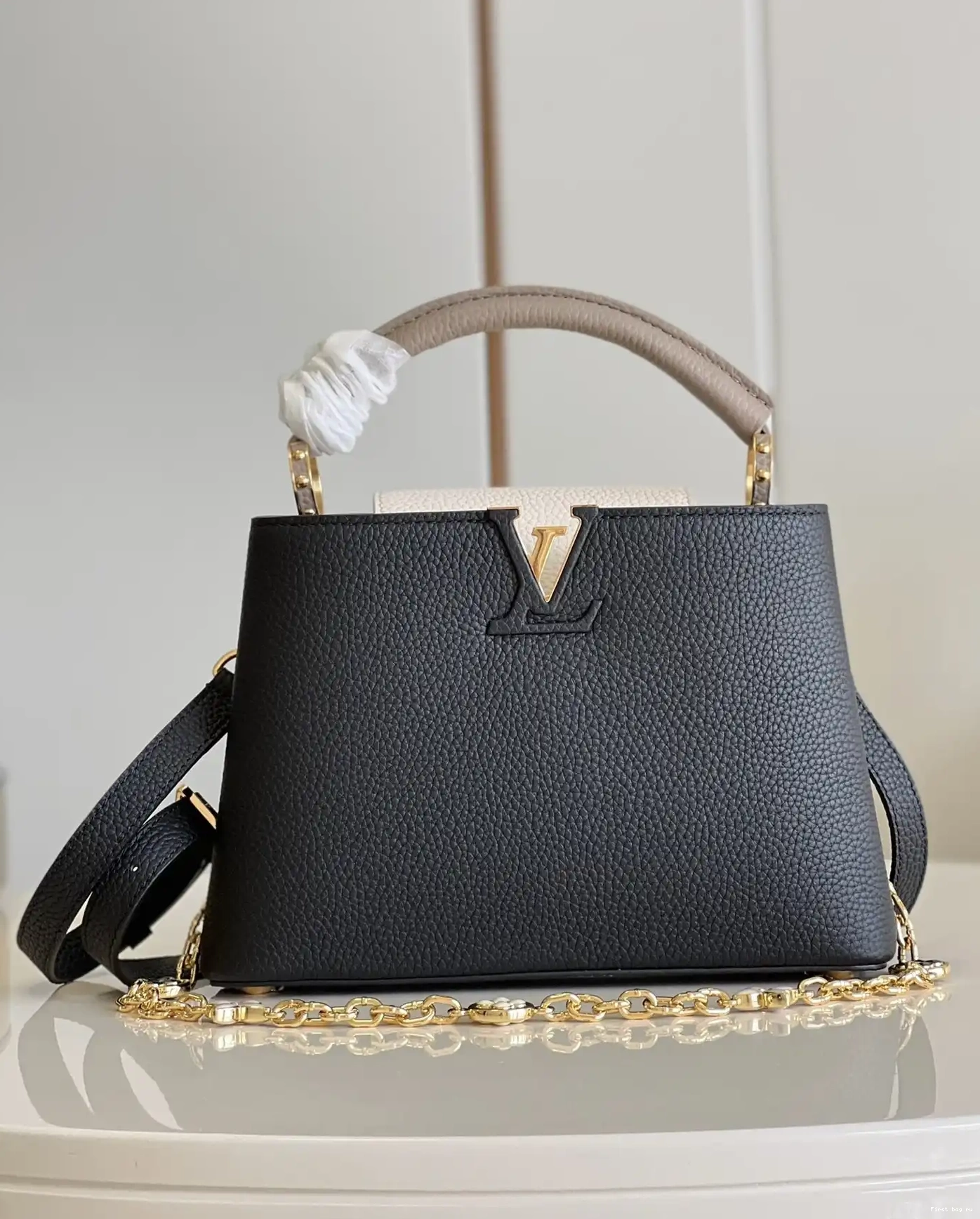 LOUIS BB CAPUCINES VUITTON 0527